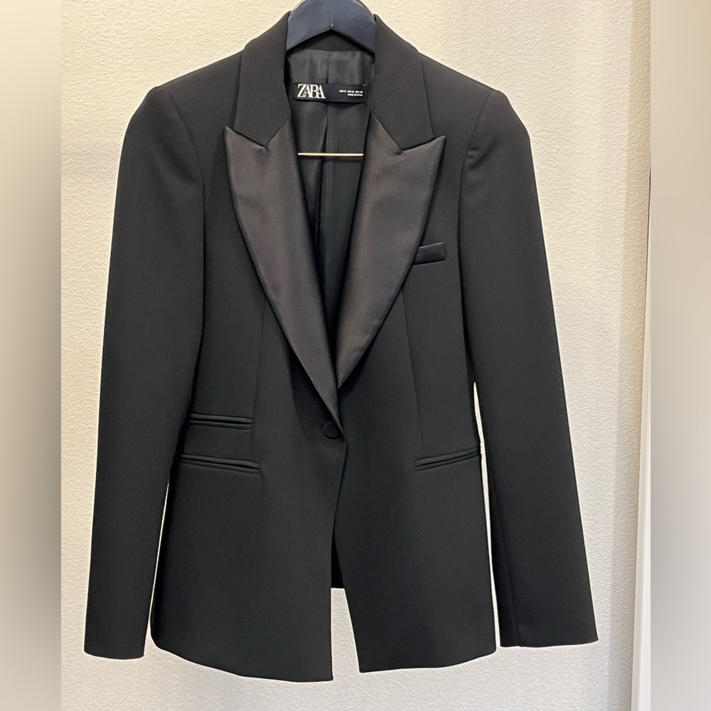 Zara Women’s Single Button Tuxedo with Satin Lapels